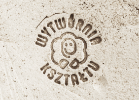 dodatkowa wersja logo - technika specjalna - tłoczenie wklęsłe w ceramice